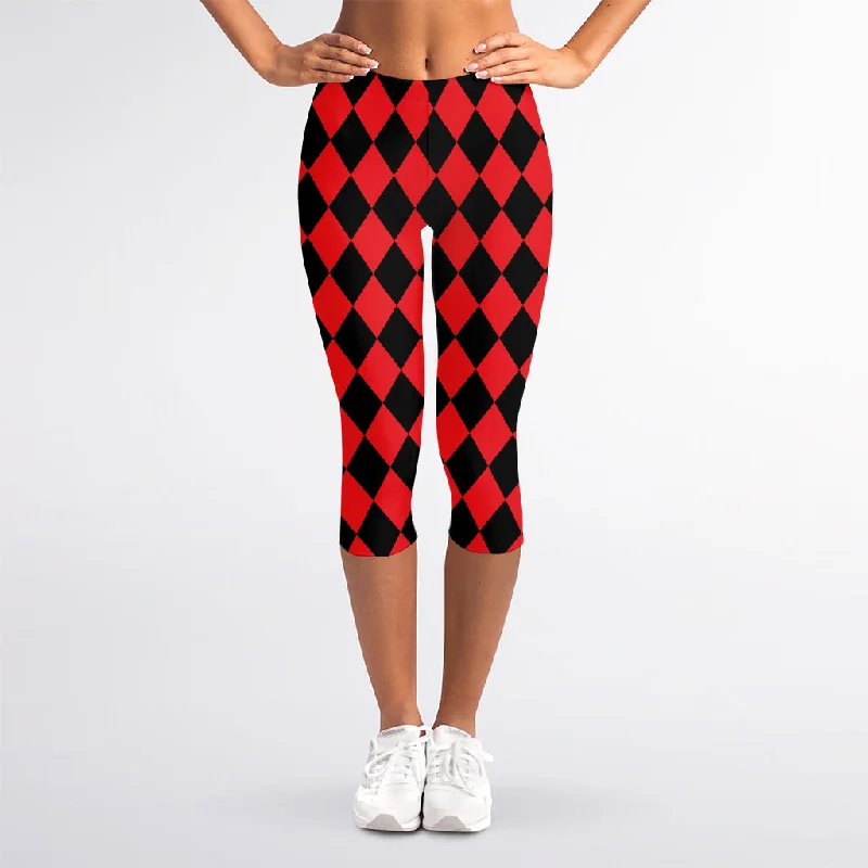 Can't Miss Red And Black Harlequin Pattern Print Women's Capri Leggings